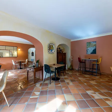 Trilles Hotel 3*