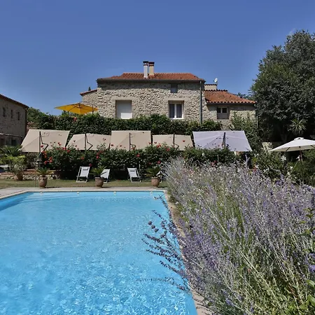 Trilles Otel
