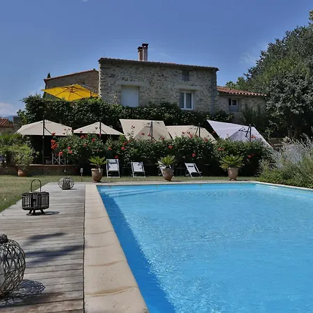 Trilles Otel