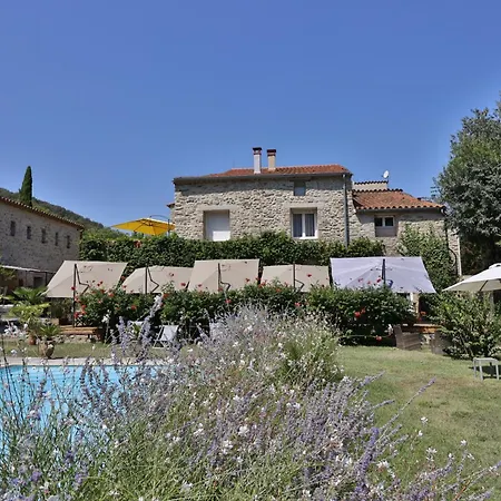 Trilles Otel