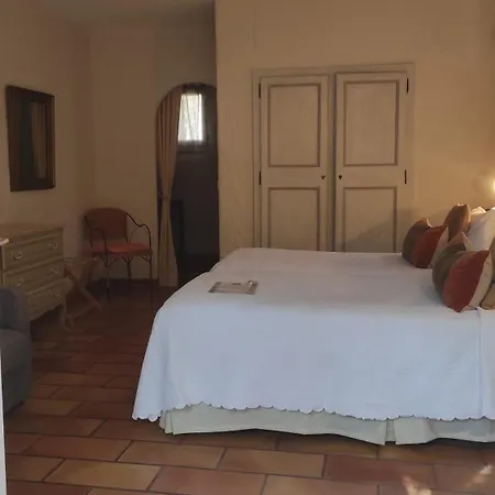 Ξενοδοχείο Trilles 3*