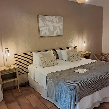 Trilles Hotel