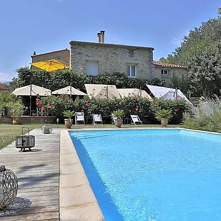 Trilles Otel